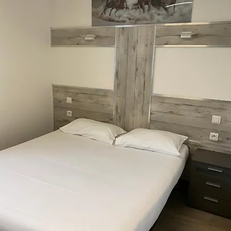 La Ferme Des Barmonts Apartmanhotel Villejuif